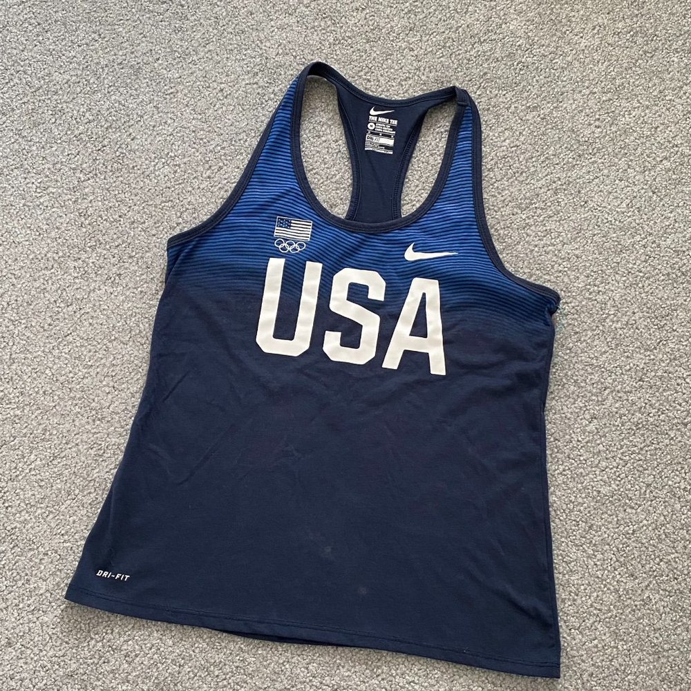 - Lot of FOUR Active Tops Nike Athleta Sleeveless Stretchy MEDIUM -    D
